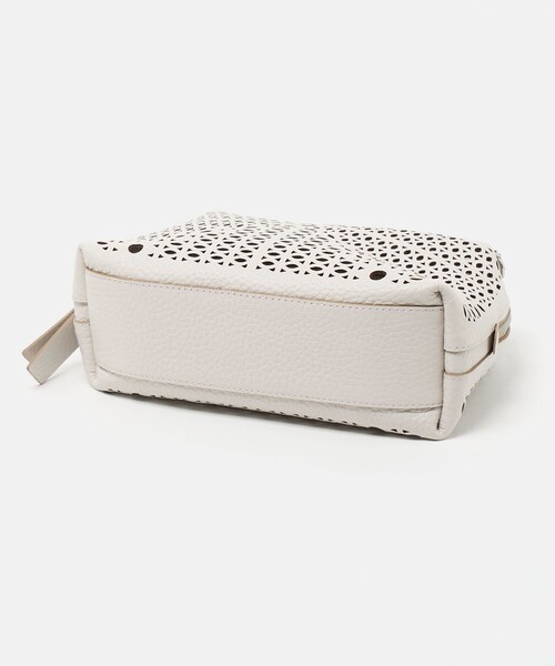 GIANNI CHIARINI(ジャンニ キアリーニ)の「<GIANNI CHIARINI>ALIFA CUT M バッグ(ショルダーバッグ・レディース・オフホワイト/ブラック・FREE)」の12枚目の写真