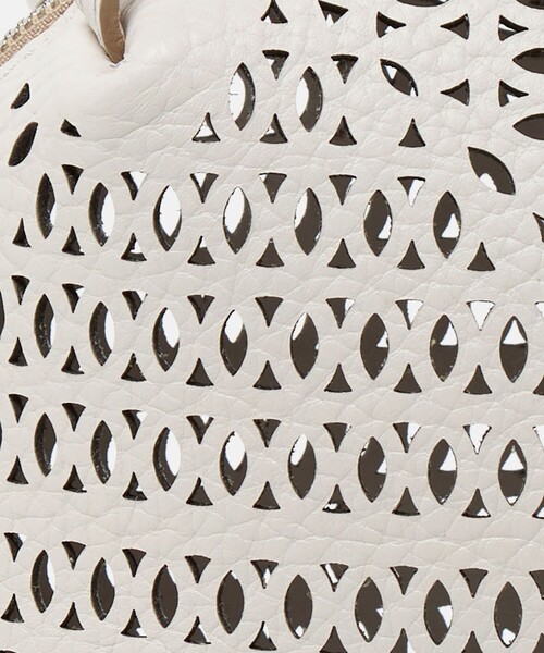 GIANNI CHIARINI(ジャンニ キアリーニ)の「<GIANNI CHIARINI>ALIFA CUT M バッグ(ショルダーバッグ・レディース・オフホワイト/ブラック・FREE)」の10枚目の写真