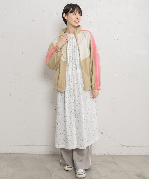 POU DOU DOU（プードゥドゥ）の「スタンドネック配色切り替えブルゾン（ブルゾン・レディース・ネイビー/ベージュ/カーキ・3）」の5枚目の写真