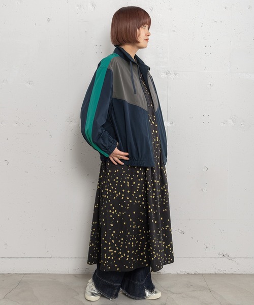 POU DOU DOU（プードゥドゥ）の「スタンドネック配色切り替えブルゾン（ブルゾン・レディース・ネイビー/ベージュ/カーキ・3）」の13枚目の写真