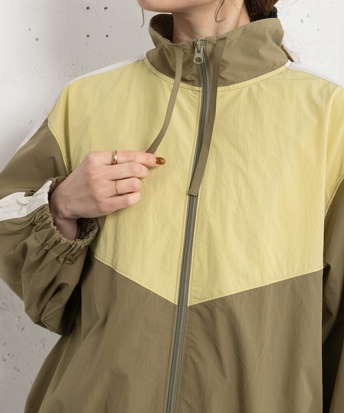 POU DOU DOU（プードゥドゥ）の「スタンドネック配色切り替えブルゾン（ブルゾン・レディース・ネイビー/ベージュ/カーキ・3）」の19枚目の写真