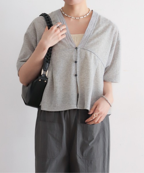 NOMBRE IMPAIR(ノンブルアンペール)の「【予約】ランダムシアーJQ Vネックショートカーデ(Tシャツ/カットソー・レディース・グレー/ブラック・FREE)」の1枚目の写真