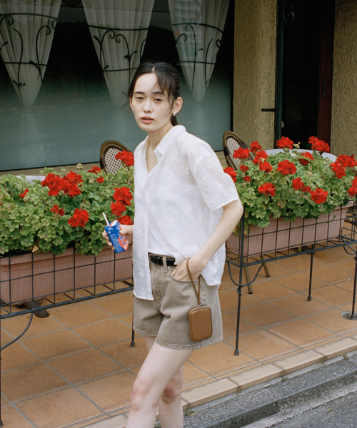 URAGO(ユラーゴ)の「Flower sheer half shirt(シャツ/ブラウス・レディース・アイボリー・FREE)」の2枚目の写真