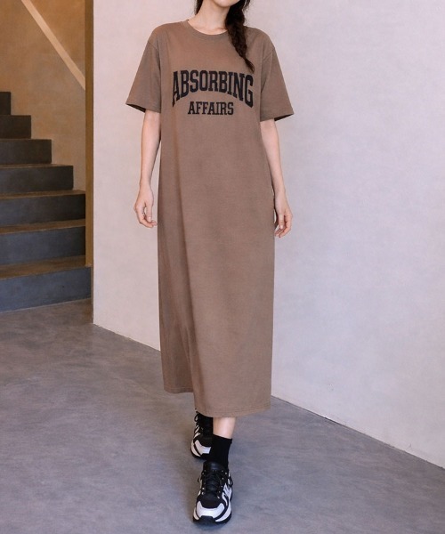 SallyLunn(サリーラン)の「ゆるシルエットロゴTワンピース(ワンピース・レディース・ホワイト/ブラック/ブラウン・LARGE/MEDIUM)」の3枚目の写真