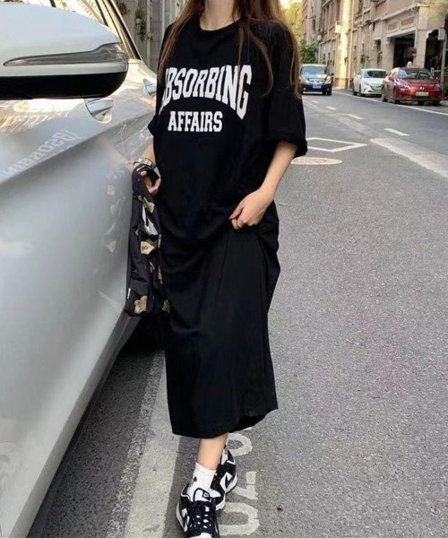 SallyLunn(サリーラン)の「ゆるシルエットロゴTワンピース(ワンピース・レディース・ホワイト/ブラック/ブラウン・LARGE/MEDIUM)」の6枚目の写真