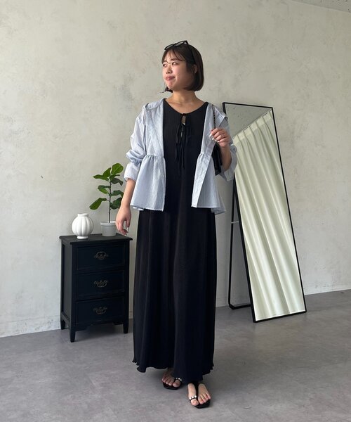 prose verse(プロズヴェール)の「【SAPON】前後2wayカットプリーツワンピース(ワンピース・レディース・グレイッシュベージュ/ブラック・MEDIUM/PM/TM)」の3枚目の写真
