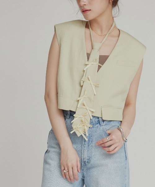 W:Huku(フーク)の「【W:Huku / ドライタッチツイル】ノーカラー ショート ベスト / Dry-Touch Twill No-Collar Short Vest(ベスト・レディース・ブラック/ベージュ・FREE)」の13枚目の写真