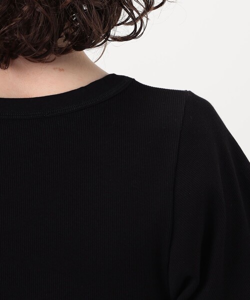 BY MALENE BIRGER(バイマレーネビルガー)の「BY MALENE BIRGER LUNAI Uネックカットソー(Tシャツ/カットソー・レディース・ブラック/ホワイト・XS)」の3枚目の写真