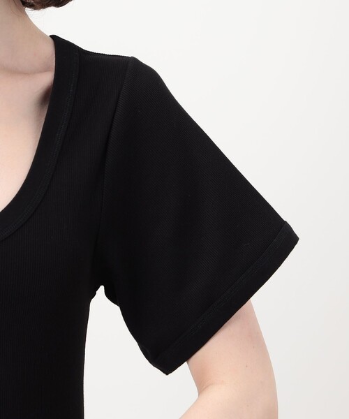 BY MALENE BIRGER(バイマレーネビルガー)の「BY MALENE BIRGER LUNAI Uネックカットソー(Tシャツ/カットソー・レディース・ブラック/ホワイト・XS)」の4枚目の写真