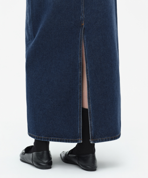 MUSINSA STANDARD WOMAN（ムシンサスタンダードウーマン）の「ウィメンズデニムマキシスカート[ダークブルー]（スカート・レディース・その他・SMALL/MEDIUM/LARGE/X-SMALL）」の7枚目の写真