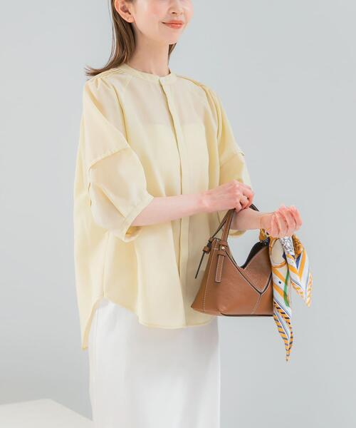 URBAN RESEARCH ROSSO WOMEN(アーバンリサーチ ロッソ)の「『WEB/一部店舗限定』UVカットウォッシャブルリネン混シャツブラウス(シャツ/ブラウス・レディース・イエロー/オフホワイト/ブラウン/ブルー系その他/ネイビー・FREE)」の15枚目の写真
