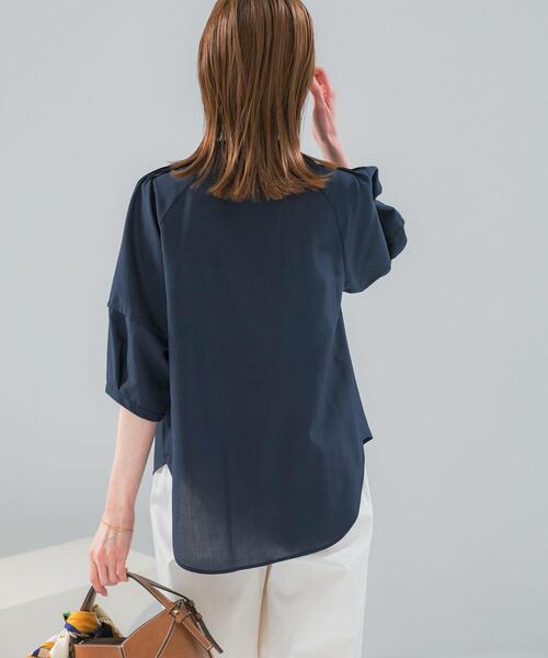 URBAN RESEARCH ROSSO WOMEN(アーバンリサーチ ロッソ)の「『WEB/一部店舗限定』UVカットウォッシャブルリネン混シャツブラウス(シャツ/ブラウス・レディース・イエロー/オフホワイト/ブラウン/ブルー系その他/ネイビー・FREE)」の7枚目の写真
