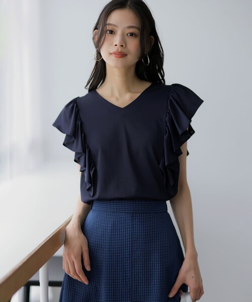 組曲(クミキョク)の「スウェットファンクションジャージー フリル袖カットソー(Tシャツ/カットソー・レディース・ホワイト系/グリーン系/ネイビー系/ブラウン系・2/3)」の4枚目の写真