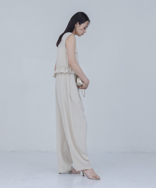 Eimee Law(エイミーロウ)の「ウエストフリル オールインワン(つなぎ/オールインワン・レディース・ブラック/ライトベージュ・FREE)」の4枚目の写真