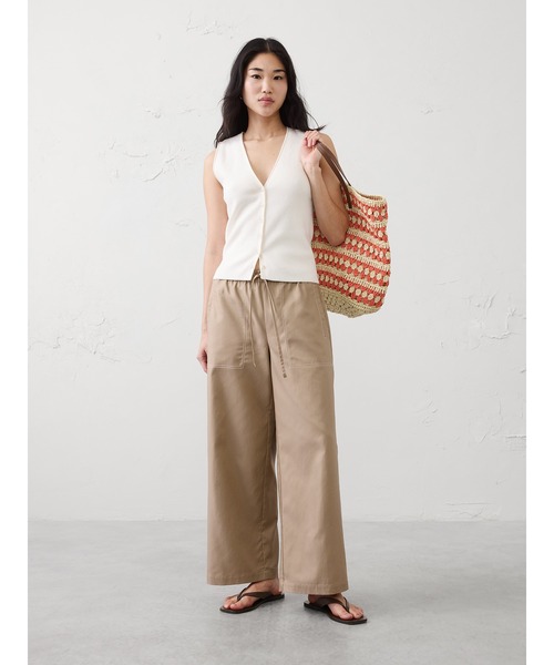 BANANA REPUBLIC FACTORY STORE(バナナリパブリック ファクトリーストア)の「BANANA REPUBLIC FACTORY STORE ワイドレッグ ミッドライズ ツイル プルオン ユーティリティパンツ(その他パンツ・レディース・ベージュ/ネイビー・L/M/S/XS)」の7枚目の写真