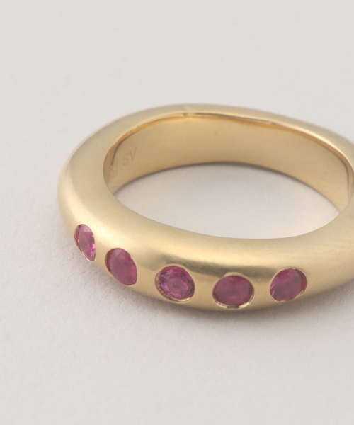 IENA LA BOUCLE(イエナラブークル)の「OCUCCI オクチ skiny5faceted ruby OJRG260 3-SS #11(リング・レディース・ゴールド・FREE)」の4枚目の写真