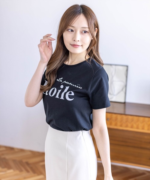 CLEAR BASIC（クリアベーシック）の「【6色展開】プリントパールロゴTシャツ［骨格ストレート／きれいめ／大人カジュアル／シンプル］（Tシャツ/カットソー・レディース・グレー/サックスブルー/ネイビー/ホワイト系その他/ブラック/ホワイト系その他2・F）」の3枚目の写真