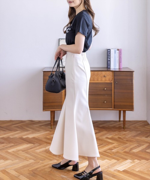 CLEAR BASIC（クリアベーシック）の「【6色展開】プリントパールロゴTシャツ［骨格ストレート／きれいめ／大人カジュアル／シンプル］（Tシャツ/カットソー・レディース・グレー/サックスブルー/ネイビー/ホワイト系その他/ブラック/ホワイト系その他2・F）」の11枚目の写真