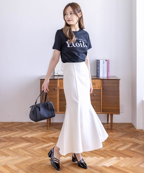 CLEAR BASIC（クリアベーシック）の「【6色展開】プリントパールロゴTシャツ［骨格ストレート／きれいめ／大人カジュアル／シンプル］（Tシャツ/カットソー・レディース・グレー/サックスブルー/ネイビー/ホワイト系その他/ブラック/ホワイト系その他2・F）」の9枚目の写真