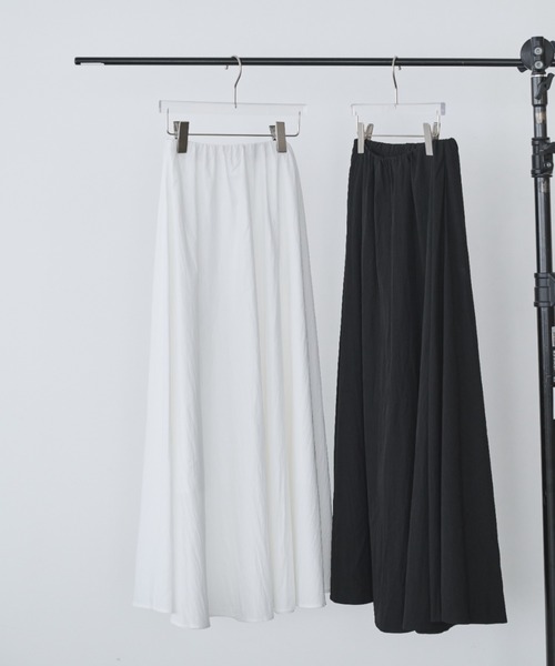 Anclear oui（アンクリアウィ）の「ギャザーフレアスカート（スカート・レディース・White/Black・F）」の11枚目の写真