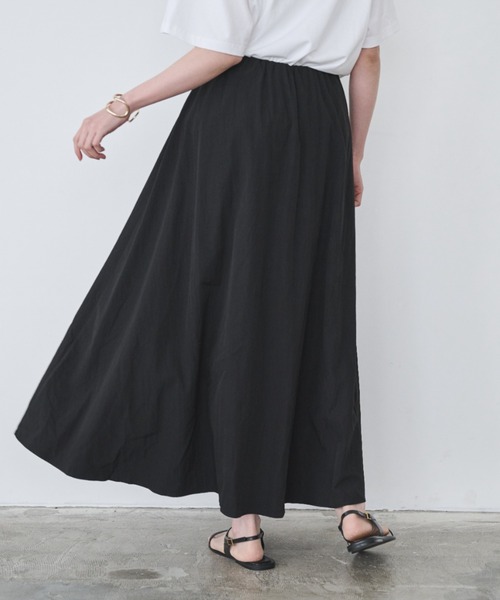 Anclear oui（アンクリアウィ）の「ギャザーフレアスカート（スカート・レディース・White/Black・F）」の3枚目の写真