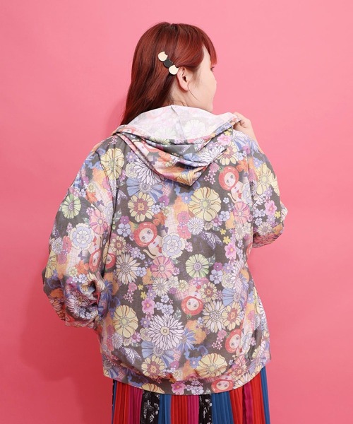 ScoLar(スカラー)の「ScoLar(スカラー) トマトにゃんこ×花柄 接触冷感パーカー(パーカー・レディース・ブラック/オフホワイト・MEDIUM)」の19枚目の写真