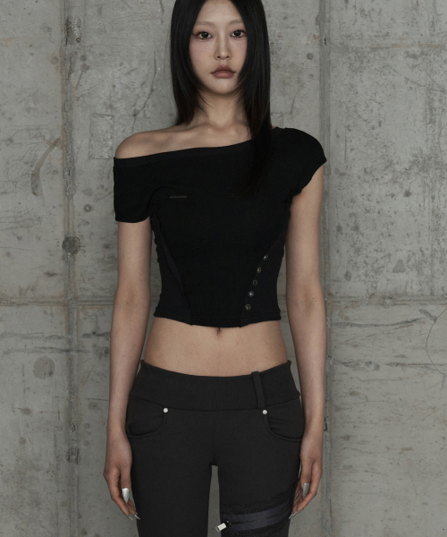 ETRE AU SOMMET(エトレオソメ)の「Pigment Damage Panel Short Top (Black)(Tシャツ/カットソー・レディース・ブラック・FREE)」の2枚目の写真