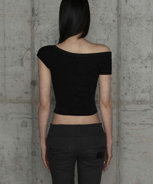 ETRE AU SOMMET(エトレオソメ)の「Pigment Damage Panel Short Top (Black)(Tシャツ/カットソー・レディース・ブラック・FREE)」の4枚目の写真