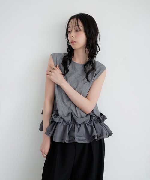 LIAN（リアン）の「フリルヘムドッキングトップス（Tシャツ/カットソー・レディース・ブラック/オフホワイト/チャコールグレー・FREE）」の11枚目の写真
