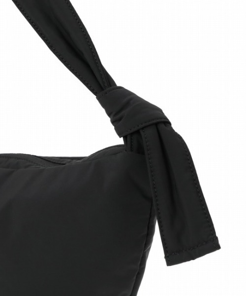 Manhattan Portage（マンハッタンポーテージ）の「Montrose Shoulder Bag Padded Polyester Poplin（ショルダーバッグ・レディース・ブラック・MEDIUM）」の13枚目の写真