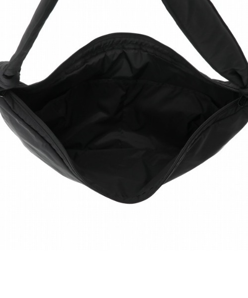 Manhattan Portage（マンハッタンポーテージ）の「Montrose Shoulder Bag Padded Polyester Poplin（ショルダーバッグ・レディース・ブラック・MEDIUM）」の10枚目の写真