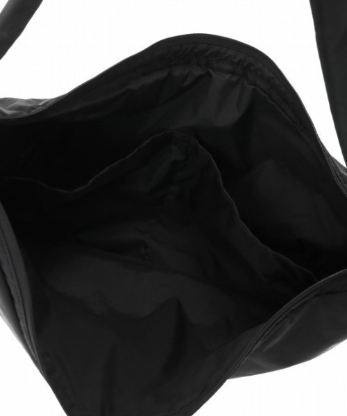 Manhattan Portage（マンハッタンポーテージ）の「Montrose Shoulder Bag Padded Polyester Poplin（ショルダーバッグ・レディース・ブラック・MEDIUM）」の12枚目の写真