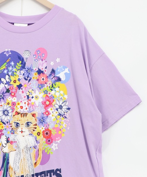 ScoLar(スカラー)の「162675:レースリボン付き 花ネコ柄Tシャツ(Tシャツ/カットソー・レディース・パープル/ブラック/オフホワイト・M)」の4枚目の写真