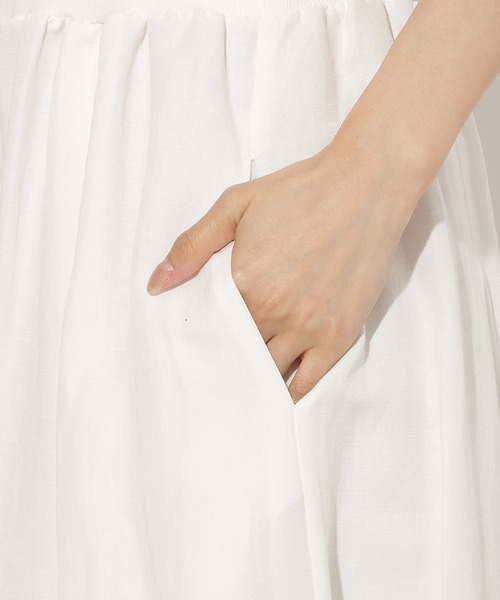 AND COUTURE(アンドクチュール)の「リネンタックフレアパンツ(その他パンツ・レディース・ブラック/ブラウン系その他/オフホワイト・FREE)」の8枚目の写真