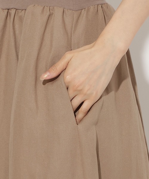 AND COUTURE(アンドクチュール)の「リネンタックフレアパンツ(その他パンツ・レディース・ブラック/ブラウン系その他/オフホワイト・FREE)」の20枚目の写真