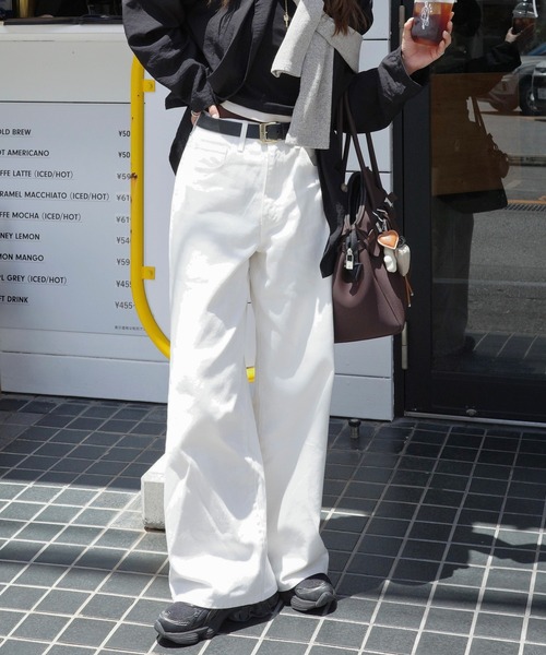 merrylatte(メリーラテ)の「ストレートワイドデニムパンツ(デニムパンツ・レディース・オフホワイト・MEDIUM)」の4枚目の写真