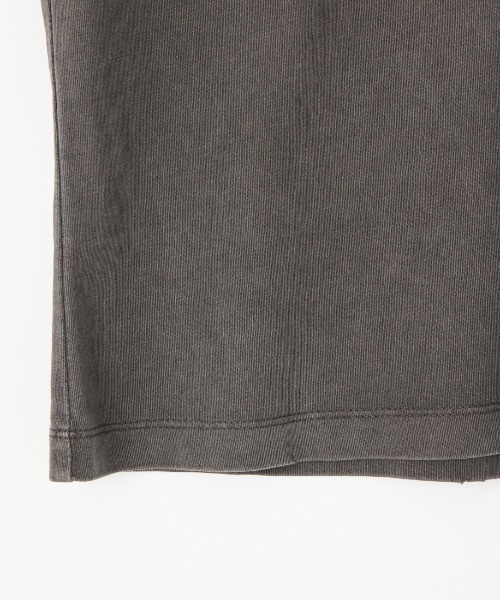 Guess（ゲス）の「【WEB限定】[GUESS/ゲス] UNI ショートスリーブプリントＴシャツ（Tシャツ/カットソー・レディース・チャコール・M/L）」の4枚目の写真
