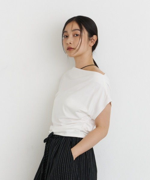 DFFUR.（ディフル）の「オフショルストレッチショートトップス【3WAY】（Tシャツ/カットソー・レディース・ブラック/オフホワイト/グレー・FREE）」の2枚目の写真