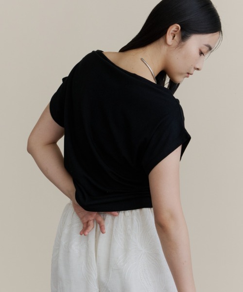 DFFUR.（ディフル）の「オフショルストレッチショートトップス【3WAY】（Tシャツ/カットソー・レディース・ブラック/オフホワイト/グレー・FREE）」の16枚目の写真