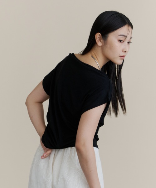 DFFUR.（ディフル）の「オフショルストレッチショートトップス【3WAY】（Tシャツ/カットソー・レディース・ブラック/オフホワイト/グレー・FREE）」の15枚目の写真