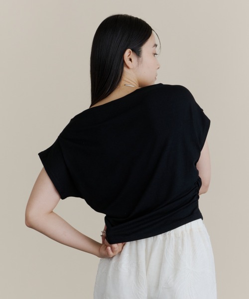 DFFUR.（ディフル）の「オフショルストレッチショートトップス【3WAY】（Tシャツ/カットソー・レディース・ブラック/オフホワイト/グレー・FREE）」の17枚目の写真
