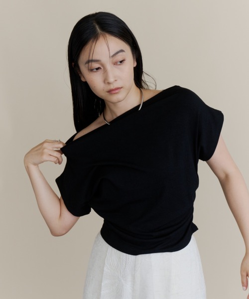 DFFUR.（ディフル）の「オフショルストレッチショートトップス【3WAY】（Tシャツ/カットソー・レディース・ブラック/オフホワイト/グレー・FREE）」の7枚目の写真