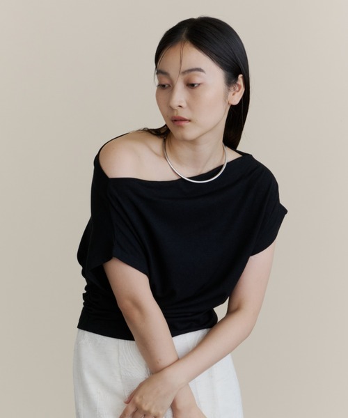 DFFUR.（ディフル）の「オフショルストレッチショートトップス【3WAY】（Tシャツ/カットソー・レディース・ブラック/オフホワイト/グレー・FREE）」の12枚目の写真