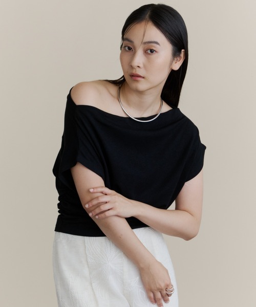 DFFUR.（ディフル）の「オフショルストレッチショートトップス【3WAY】（Tシャツ/カットソー・レディース・ブラック/オフホワイト/グレー・FREE）」の13枚目の写真