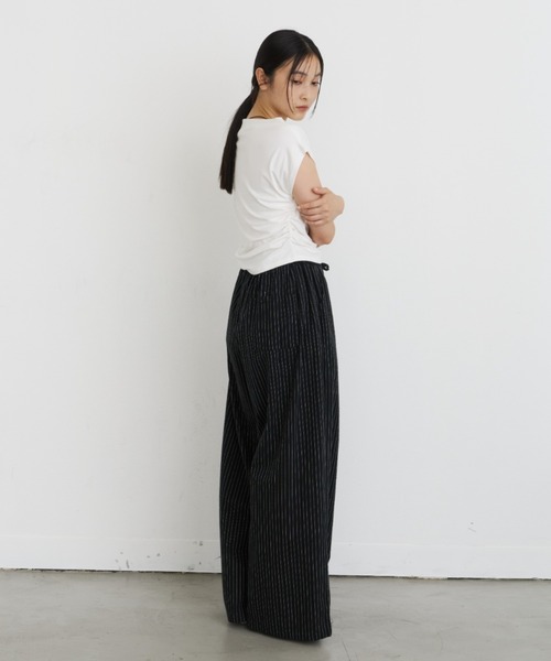 DFFUR.（ディフル）の「オフショルストレッチショートトップス【3WAY】（Tシャツ/カットソー・レディース・ブラック/オフホワイト/グレー・FREE）」の4枚目の写真