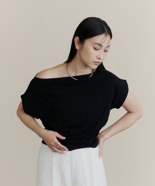 DFFUR.（ディフル）の「オフショルストレッチショートトップス【3WAY】（Tシャツ/カットソー・レディース・ブラック/オフホワイト/グレー・FREE）」の10枚目の写真