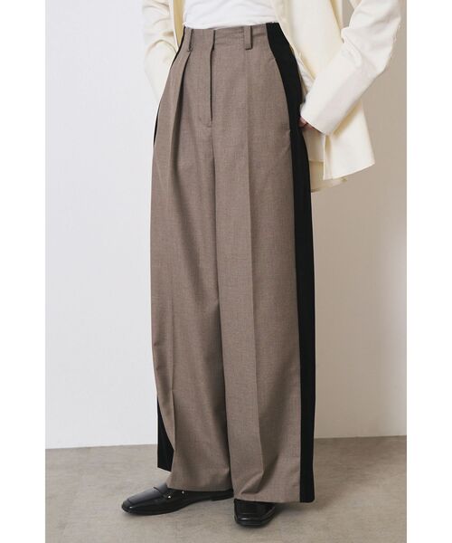 ELENDEEK(エレンディーク)の「ワイドラインパンツ(その他パンツ・レディース・グレー/ベージュ・2/1)」の4枚目の写真