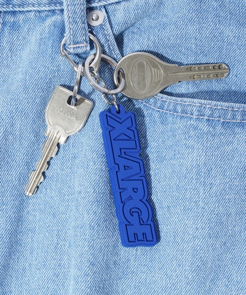 XLARGE(エクストララージ)の「LOGO RUBBER KEYHOLDER(キーホルダー・メンズ・パープル/ブラック/グリーン/ブルー/オレンジ・ONE SIZE)」の11枚目の写真