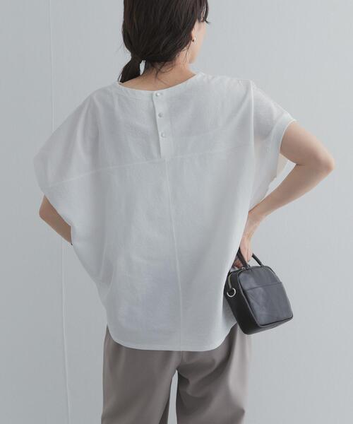 URBAN RESEARCH DOORS(アーバンリサーチドアーズ)の「リネンタッチBACKボタンプルオーバー | バックボタン/夏/大人カジュアル/バックデザイン/シンプル/ベーシック(Tシャツ/カットソー・レディース・オフホワイト/ミント/チャコールグレー/ライトグレー・FREE)」の2枚目の写真