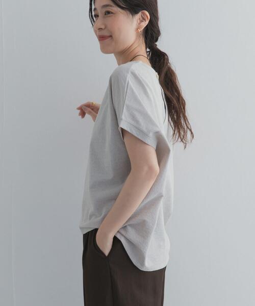 URBAN RESEARCH DOORS(アーバンリサーチドアーズ)の「リネンタッチBACKボタンプルオーバー | バックボタン/夏/大人カジュアル/バックデザイン/シンプル/ベーシック(Tシャツ/カットソー・レディース・オフホワイト/ミント/チャコールグレー/ライトグレー・FREE)」の5枚目の写真